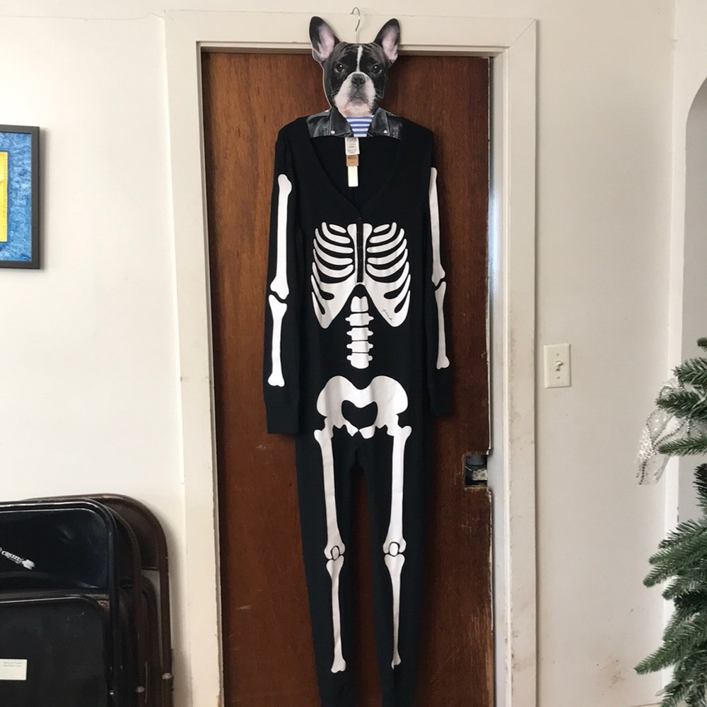 BNWT VS PINK THERMAL SKELETON ONSIE